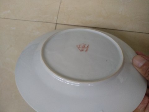 古玩陶瓷民國晚期解放初.松石綠釉花蝶紋細路粉彩盤拍賣，當前價格999元