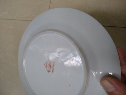 古玩陶瓷民國晚期解放初.松石綠釉花蝶紋細路粉彩盤拍賣，當前價格999元