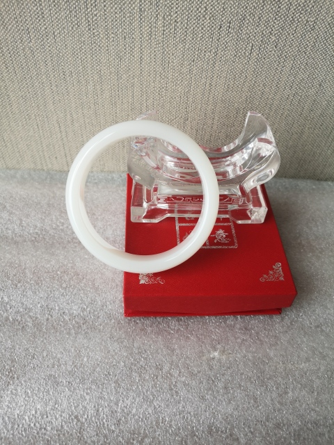 古玩玉器和田玉扁鐲子拍賣,當前價格850元