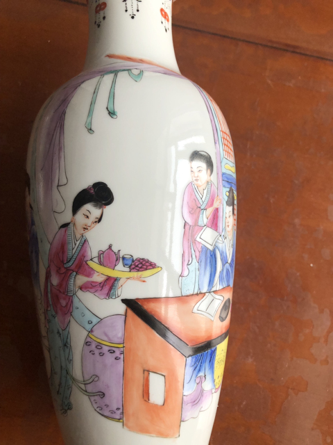古玩陶瓷粉彩人物紋瓶拍賣,當前價格18000元