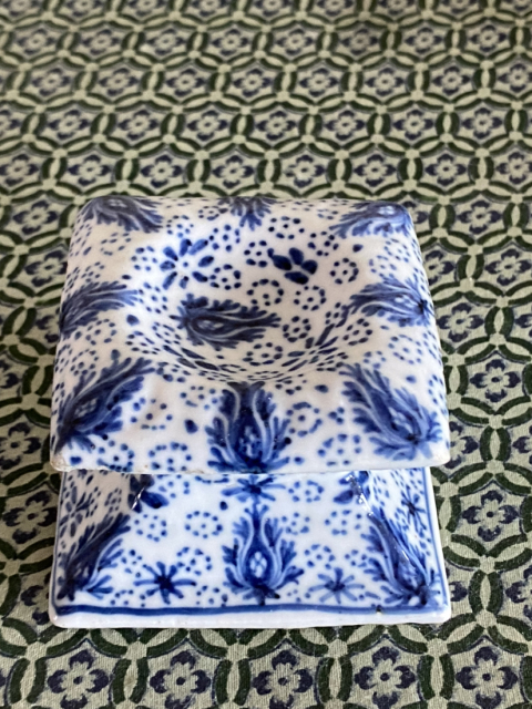 古玩陶瓷(精品)清中.青花花卉紋指舔拍賣,當前價格6580元