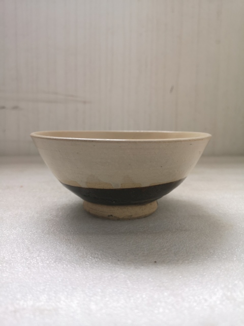 古玩陶瓷磁州窯白釉碗拍賣,當前價格480元