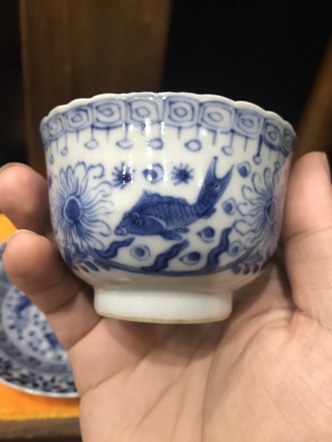 古玩陶瓷（精品款）晚清--魚藻紋青花花口杯碟套拍賣，當前價格3800元