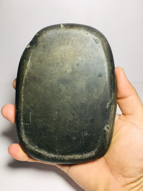 古玩雜項精美荷花紋硯臺拍賣,當前價格1888元