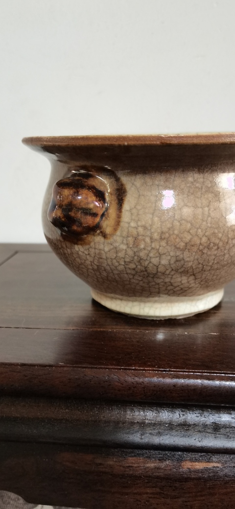 古玩陶瓷哥釉地鐵銹釉雙鋪首圈足缽式香爐拍賣,當前價格4500元