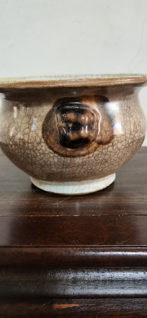 古玩陶瓷哥釉地鐵銹釉雙鋪首圈足缽式香爐拍賣,當前價格4500元