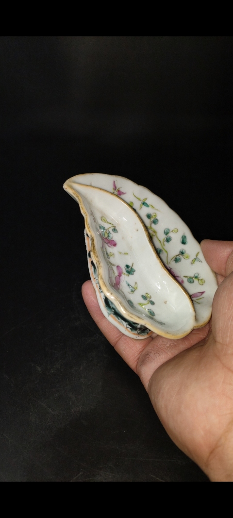 古玩陶瓷清晚期粉彩花碟紋樹葉型洗拍賣，當前價格1680元