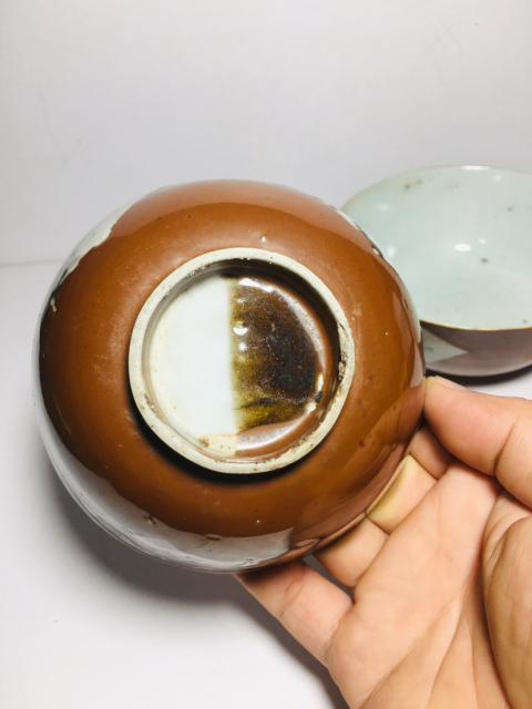 古玩陶瓷紫金釉釉開光花卉紋碗拍賣，當前價格999元
