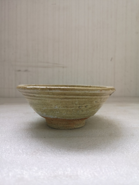 古玩陶瓷福建窯口青瓷唇口碗拍賣，當前價格580元