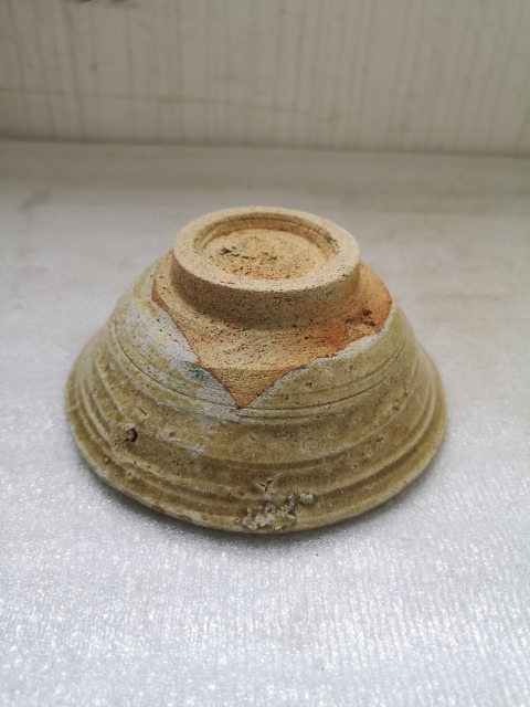 古玩陶瓷福建窯口青瓷唇口碗拍賣，當前價格580元