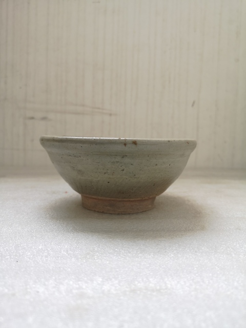 古玩陶瓷龍泉系青瓷唇口碗拍賣,當前價格550元