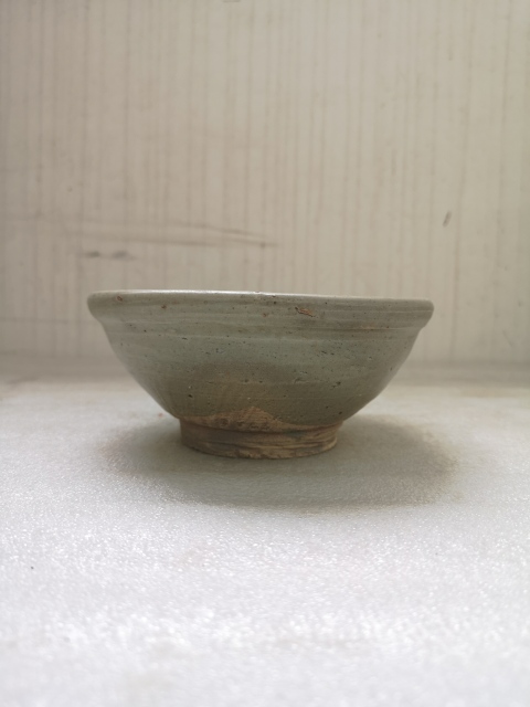 古玩陶瓷龍泉系青瓷唇口碗拍賣,當前價格550元