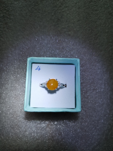 古玩玉器翡翠戒指拍賣，當前價格198元