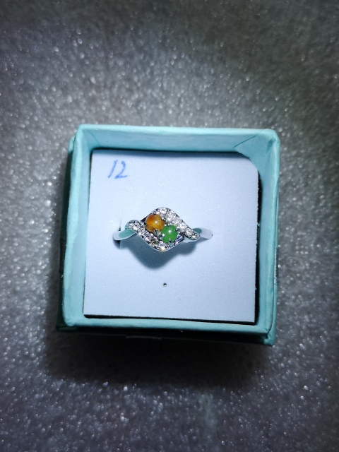 古玩玉器翡翠戒指拍賣,當前價格198元