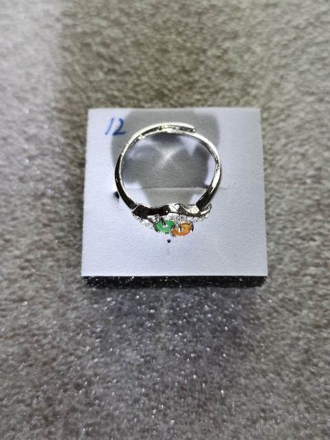 古玩玉器翡翠戒指拍賣,當前價格198元