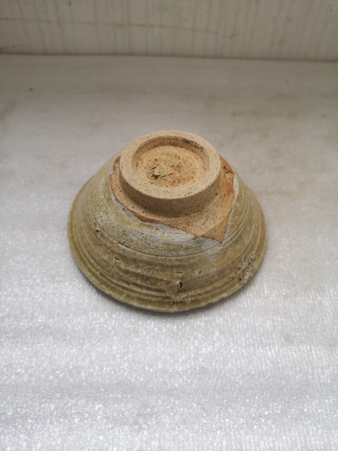 古玩陶瓷福建窯口青瓷唇口碗拍賣，當前價格580元