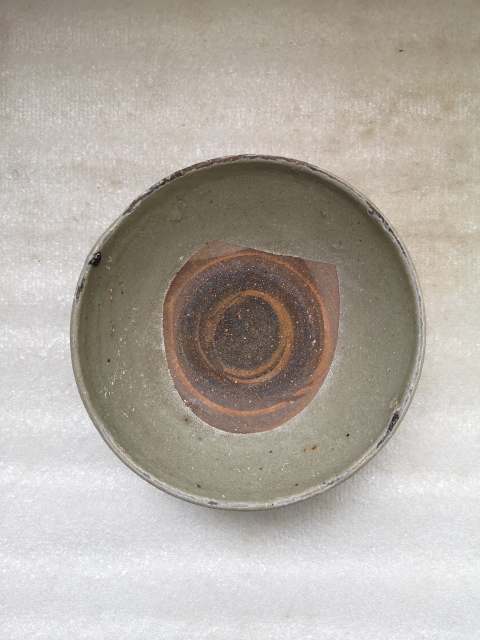 古玩陶瓷龍泉系青瓷刻花碗拍賣,當前價格450元