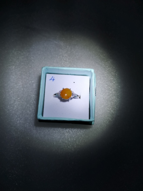 古玩玉器翡翠戒指拍賣，當前價格198元