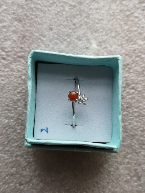 古玩玉器翡翠戒指拍賣,當前價格198元