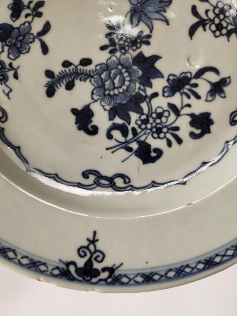古玩陶瓷清早期-折枝花卉紋青花盤拍賣,當前價格1999元