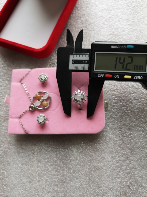 古玩玉器翡翠套裝拍賣,當前價格550元