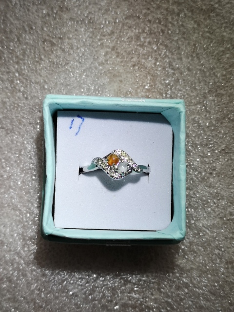 古玩玉器翡翠戒指拍賣,當前價格198元