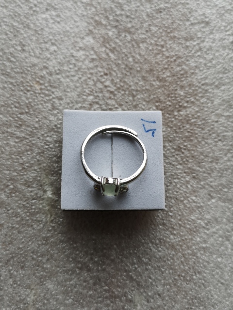古玩玉器翡翠戒指拍賣,當(dāng)前價格150元