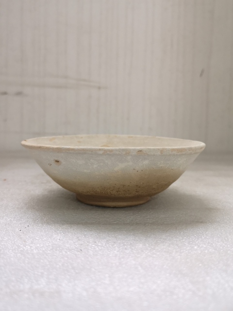 古玩陶瓷磁州窯白釉碗拍賣(mài)，當(dāng)前價(jià)格168元