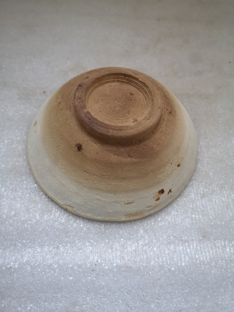 古玩陶瓷磁州窯白釉碗拍賣(mài)，當(dāng)前價(jià)格168元