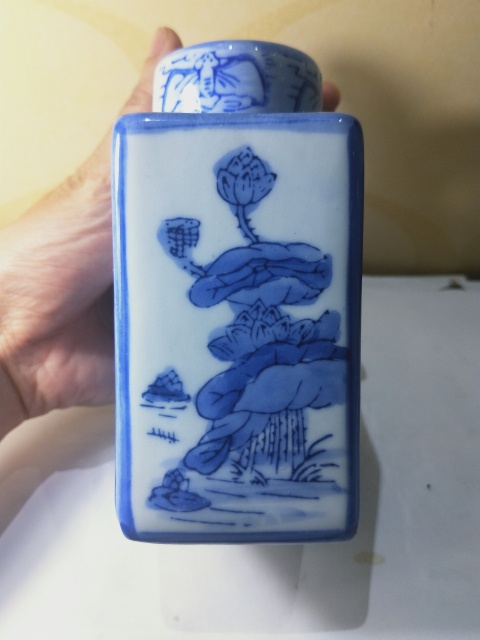 古玩陶瓷{有保真卡}青花人物紋四方茶葉罐拍賣,當前價格299元