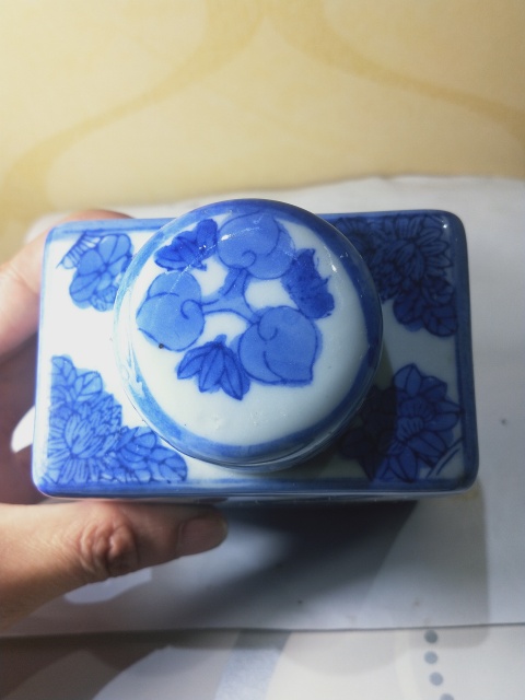 古玩陶瓷{有保真卡}青花人物紋四方茶葉罐拍賣,當前價格299元