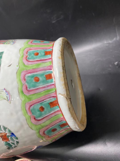古玩陶瓷粉彩無雙譜紋花口雙獸耳瓶拍賣,當前價格26800元