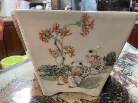 古玩陶瓷粉彩人物詩文六方花盆拍賣，當前價格12000元