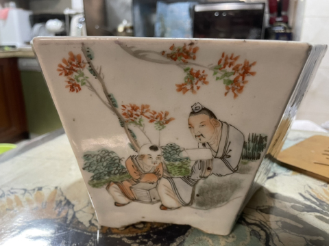 古玩陶瓷粉彩人物詩文六方花盆拍賣，當前價格12000元