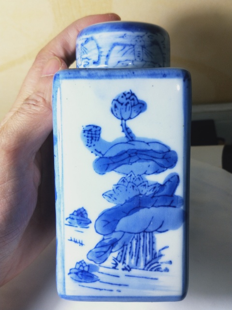 古玩陶瓷青花人物紋四方茶葉罐拍賣，當(dāng)前價(jià)格470元