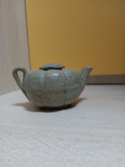 古玩陶瓷元代?瓜棱執(zhí)壺形水滴拍賣，當(dāng)前價(jià)格1580元