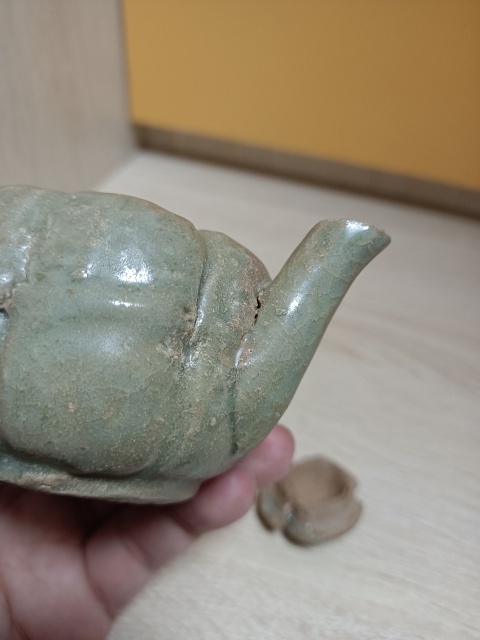 古玩陶瓷元代?瓜棱執(zhí)壺形水滴拍賣，當(dāng)前價(jià)格1580元