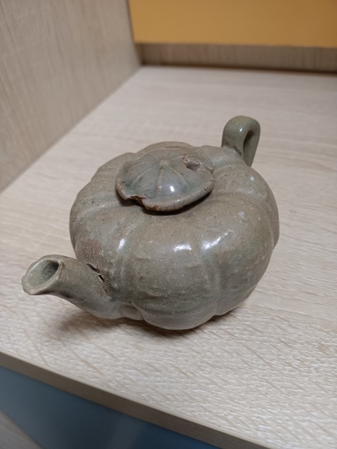 古玩陶瓷元代?瓜棱執(zhí)壺形水滴拍賣，當(dāng)前價(jià)格1580元
