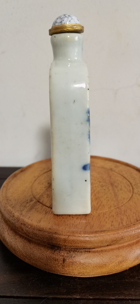 古玩陶瓷青花愛菊圖鼻煙壺拍賣,當前價格4600元