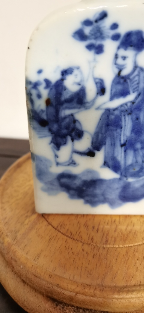 古玩陶瓷青花愛菊圖鼻煙壺拍賣,當前價格4600元