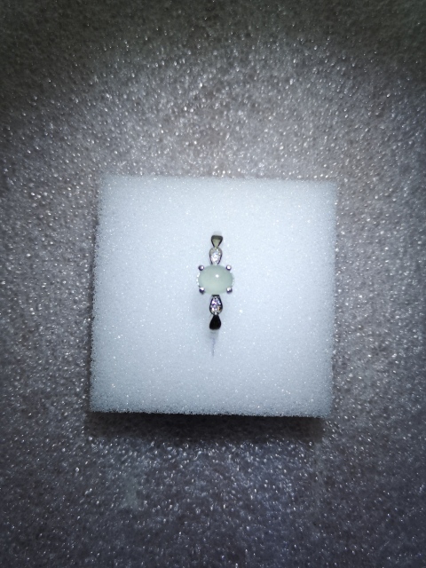古玩玉器翡翠戒指拍賣，當(dāng)前價格135元