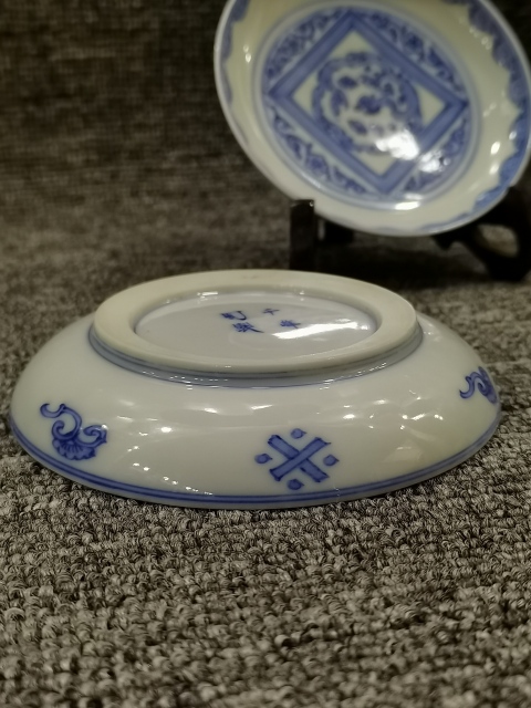 古玩陶瓷【精美夔龍盤】晚清民國青花夔龍盤一對拍賣,當(dāng)前價格1元