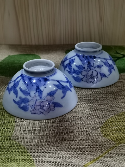 古玩陶瓷【精華釉里紅】清晚期青花釉里紅碗一對(duì)拍賣，當(dāng)前價(jià)格396元