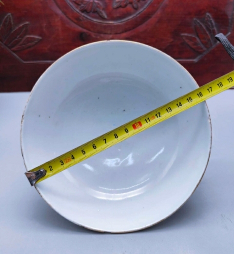 古玩陶瓷胭脂紅山水紋碗拍賣,當前價格1元