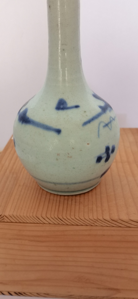 古玩陶瓷山水紋青花長頸瓶拍賣,當前價格2300元