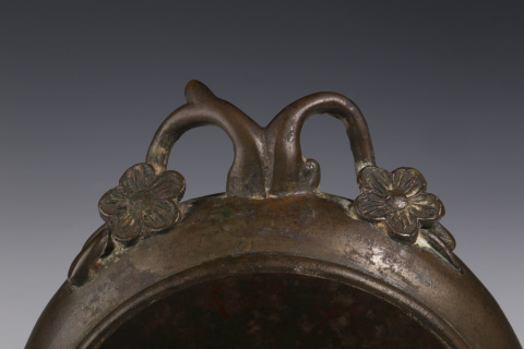 古玩銅器《優品》清·銅梅花耳三足爐拍賣,當前價格16999元