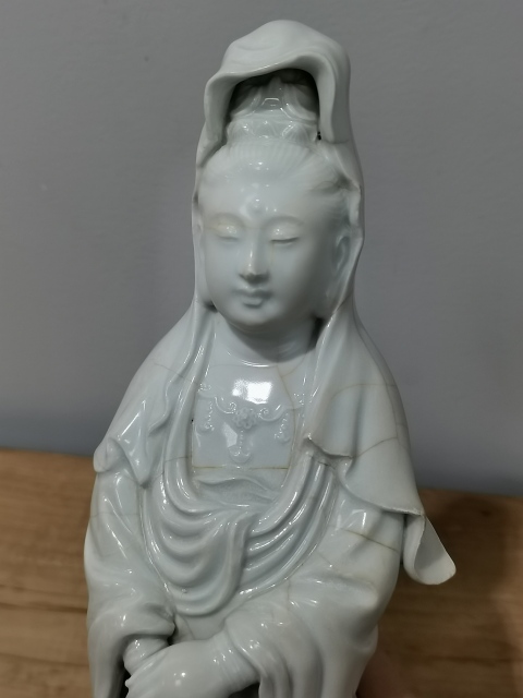 古玩陶瓷（糟了釉）民國解放初德化白瓷觀音拍賣，當前價格320元