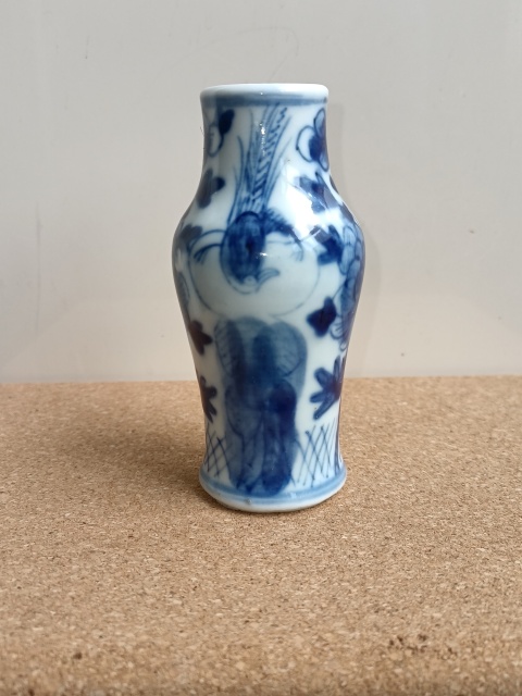 古玩陶瓷小青花瓶拍賣(mài)，當(dāng)前價(jià)格2300元