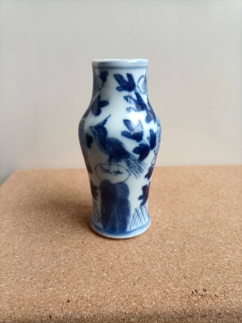 古玩陶瓷小青花瓶拍賣(mài)，當(dāng)前價(jià)格2300元