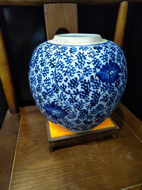 古玩陶瓷清雍正纏枝蓮花卉紋青花罐拍賣，當前價格4288元